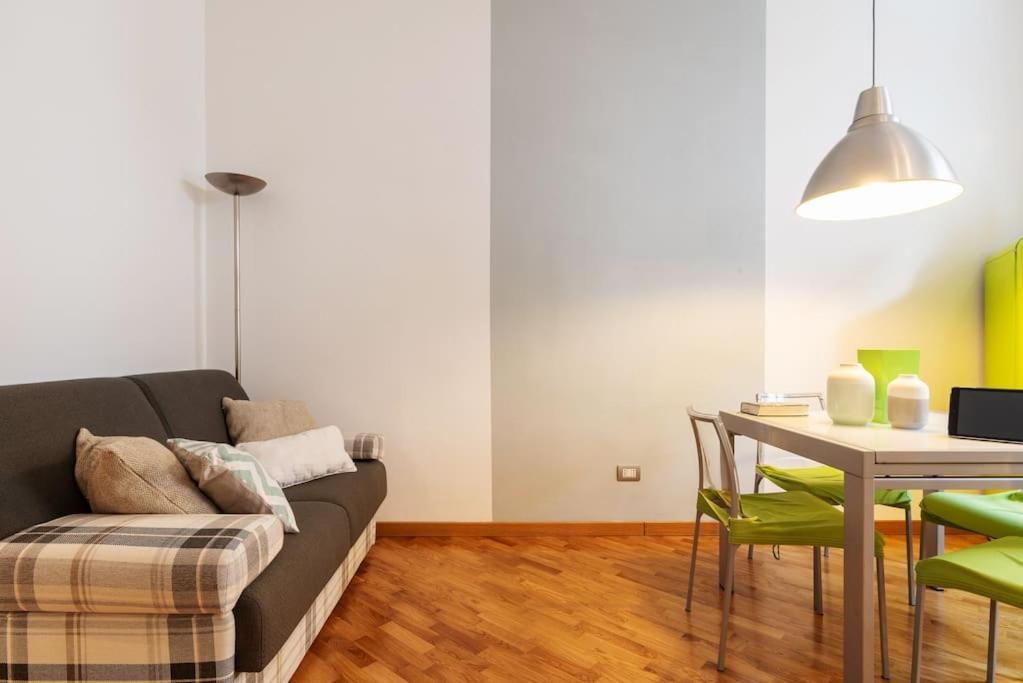 Eva Flexyrent Apartment มิลาน ภายนอก รูปภาพ